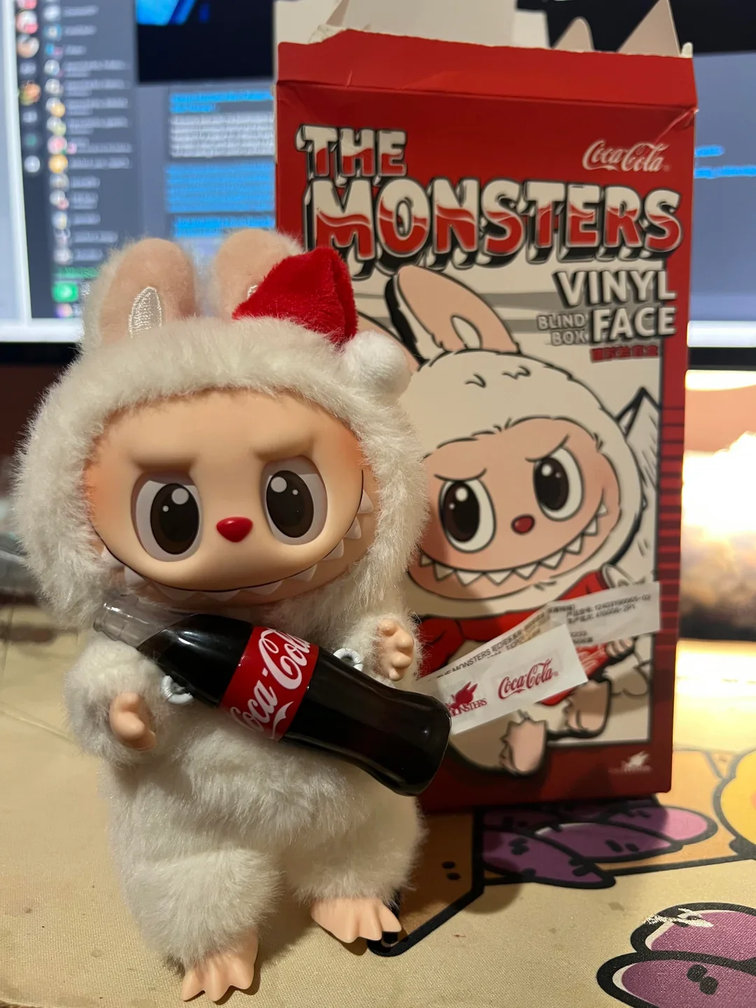 LABUBU - THE MONSTERS COCA-COLA SERIES - Vinyl - Image 5
