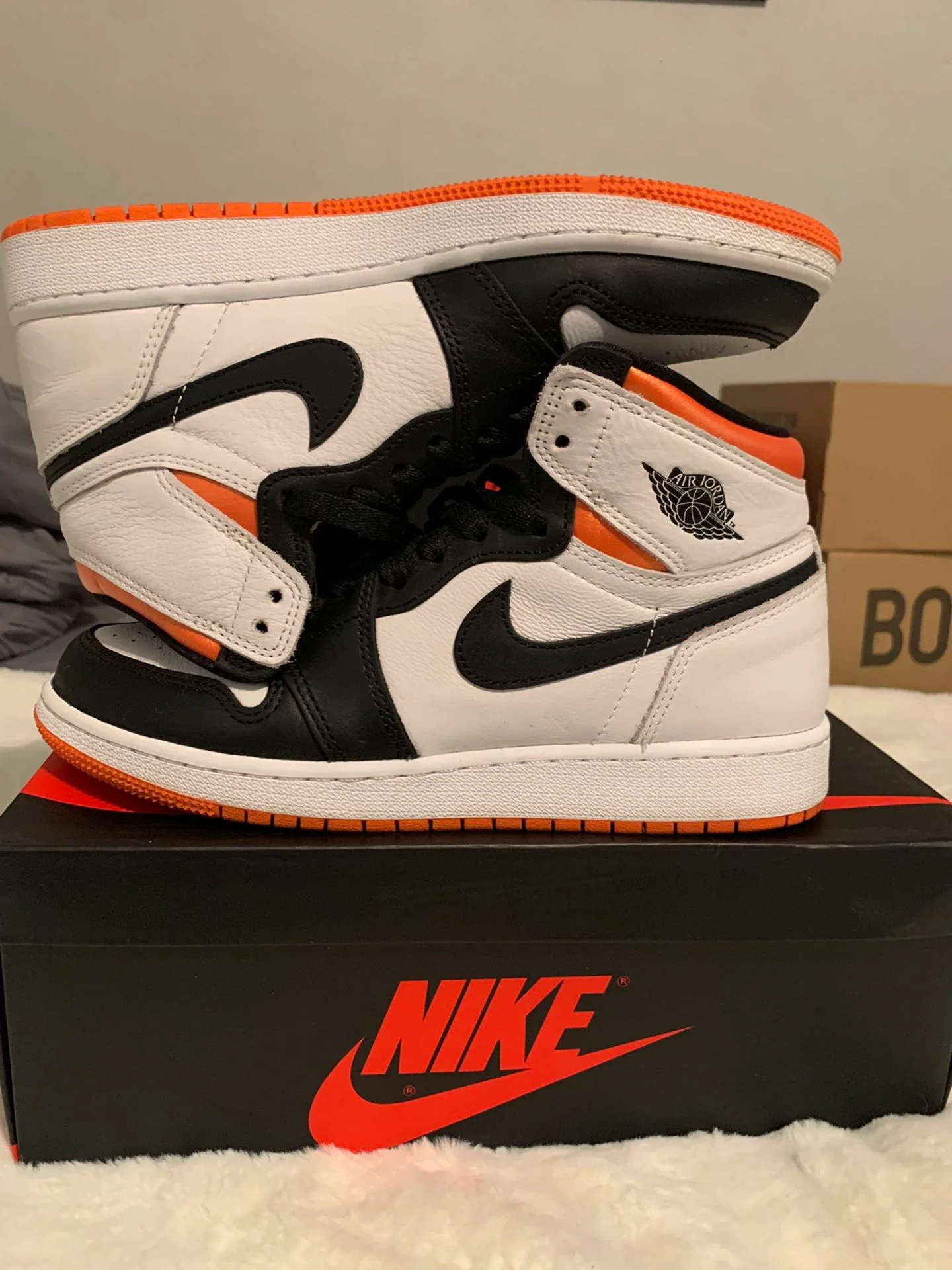 NIK AIR Jordans | Full OG Quality (With BOX + Laces extra + accessories)- ORANGE WHITE - HIGH - Image 3