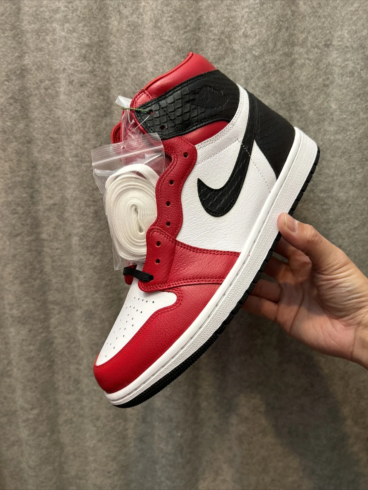 NIK AIR Jordans | Full OG Quality With OG BOX + Laces extra + accessories | Red White Snake print - Image 4