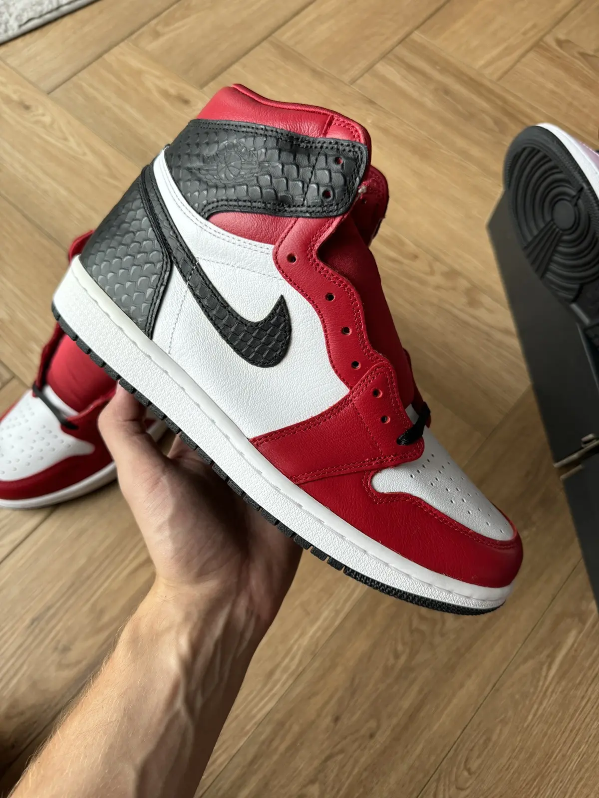NIK AIR Jordans | Full OG Quality With OG BOX + Laces extra + accessories | Red White Snake print - Image 5