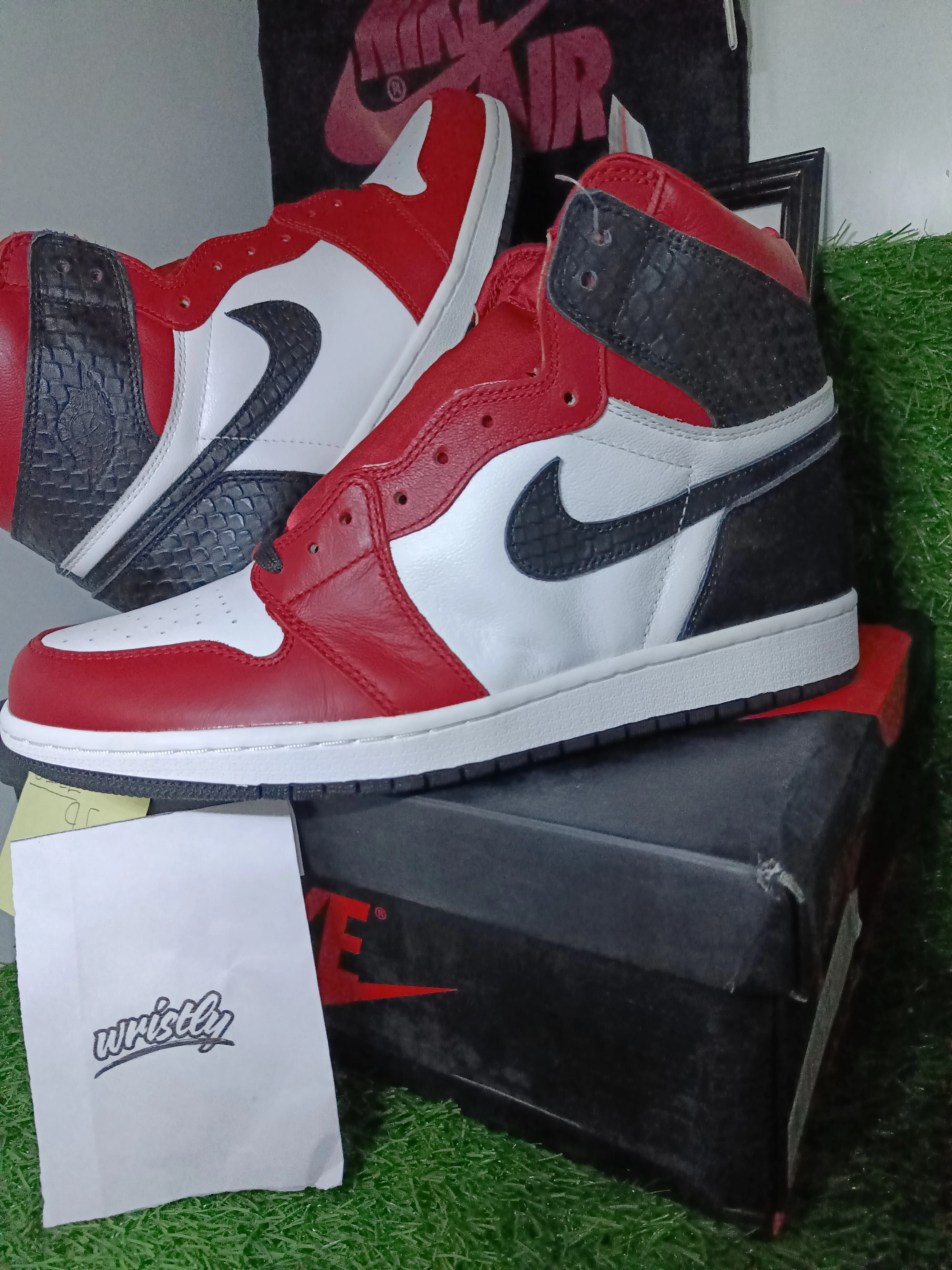 NIK AIR Jordans | Full OG Quality With OG BOX + Laces extra + accessories | Red White Snake print - Image 6