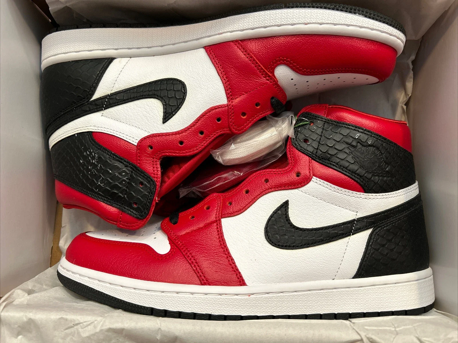 NIK AIR Jordans | Full OG Quality With OG BOX + Laces extra + accessories | Red White Snake print - Image 7